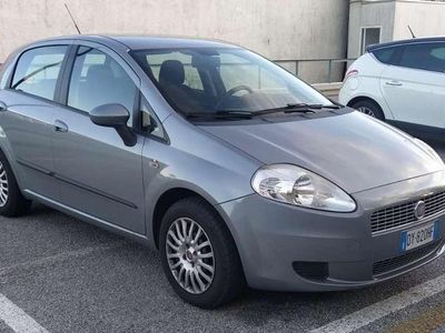 Usata Fiat Grande Punto Dynamic 90 CV (66 kW) 2009 Grigio Utilitaria