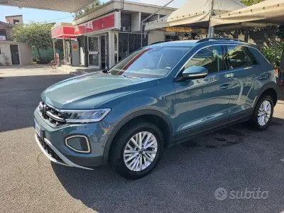 Usata VW T-Roc 116 CV (85 kW) 2022 Bluazzurro SUV
