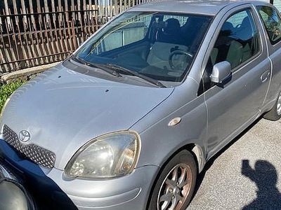 Usata Toyota Yaris Sol 65 CV (47 kW) 2005 Grigio Berlina