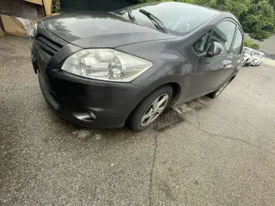 Usata Toyota Auris Sol 132 CV (97 kW) 2010 Grigio Utilitaria