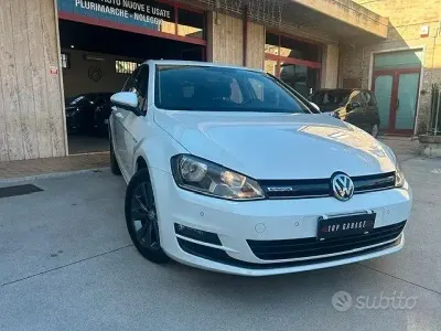 Käytetty VW Golf VII Comfortline 110 HP (80 kW) 2014 Valkoinen Sedan