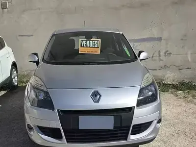 Usata Renault Scénic III 130 CV (95 kW) 2011 Grigio Monovolume