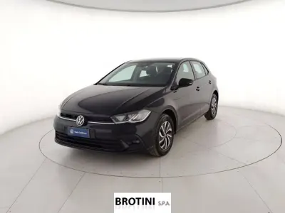 Usata VW Polo Life 95 CV (69 kW) 2025 Nero metallizzato Utilitaria