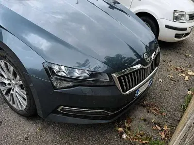 Usata Skoda Superb Executive 150 CV (110 kW) 2021 Grigio Station wagon
