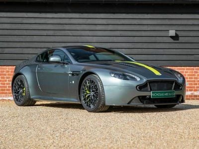 Aston Martin V12 Vantage