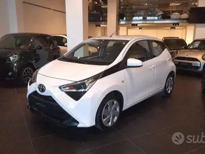 Brugt Toyota Aygo Business Edition 72 HK (52 kW) 2019 Hvid Hatchback