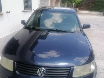 Usata VW Passat 110 CV (80 kW) 1999 Viola Berlina