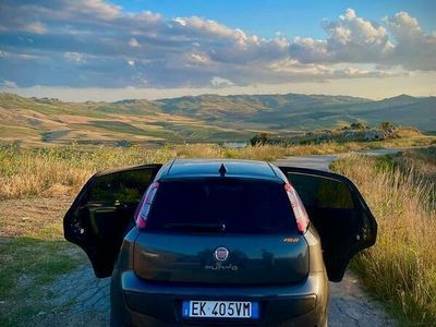 Usata Fiat Grande Punto 75 CV (55 kW) 2011 Grigio Utilitaria
