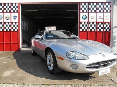 Jaguar XK8