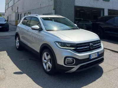 Usata VW T-Cross Advance 110 CV (80 kW) 2023 Reflex silver metallizzato SUV