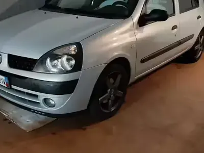 Brugt Renault Clio II 58 HK (42 kW) 2002 Grå Hatchback