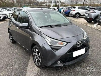 Usata Toyota Aygo Connect Style 72 CV (52 kW) 2021 Grigio Utilitaria