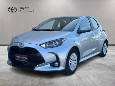 Second-hand Toyota Yaris Active 72 CP (52 kW) 2022 Gri Hatchback