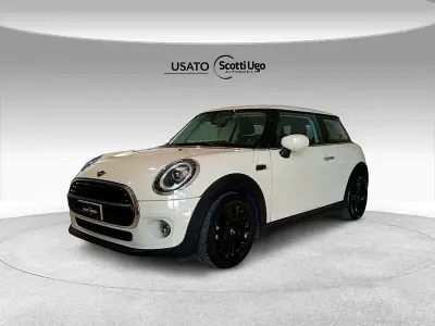 Begagnad Mini ONE 75 HK (55 kW) 2020 Vit Halvkombi