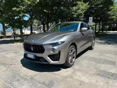 Usata Maserati Levante 350 CV (257 kW) 2021 Grigio SUV