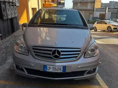 Usata Mercedes B200 140 CV (102 kW) 2008 Grigio Monovolume