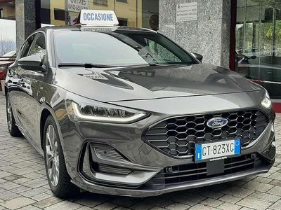 Magnetic grey con tetto nero Usata 2024 Ford Focus ST-Line Berlina | 22.800 € (Buon prezzo)