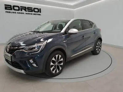 Usata Renault Captur Techno 101 CV (74 kW) 2023 Bic grigio medio tetto argento SUV