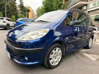 Usata Peugeot 1007 73 CV (53 kW) 2005 Blu Monovolume