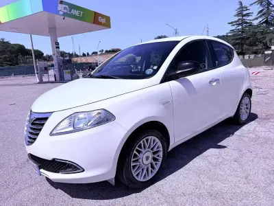 Usata Lancia Ypsilon S 69 CV (50 kW) 2014 Bianco Utilitaria