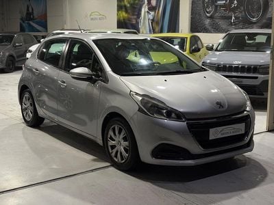 Usata Peugeot 208 Allure 74 CV (54 kW) 2016 Argento Utilitaria