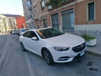 Usata Opel Insignia Innovation 170 CV (125 kW) 2017 Bianco Berlina