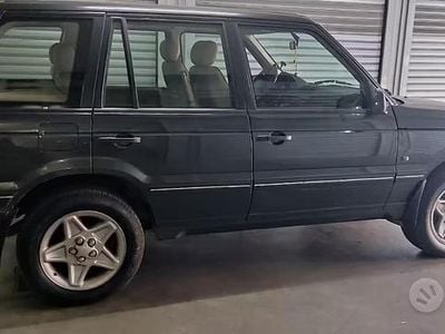Usata Land Rover Range Rover 121 CV (88 kW) 1996 Nero SUV