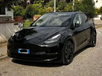 Usata Tesla Model Y Performance 155 kW (211 CV) 2024 Nero SUV