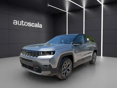 Nuova Jeep Compass 136 CV (100 kW) 2026 Yosemite con tetto nero SUV