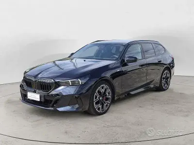 Usata BMW 520 M Sport 197 CV (144 kW) 2024 Blu Station wagon