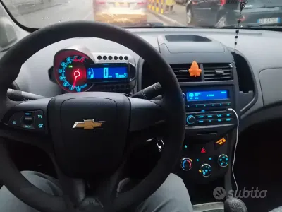 Usata Chevrolet Aveo 84 CV (61 kW) 2013 Bianco Monovolume