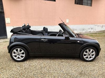 Usata Mini Cooper Cabriolet 116 CV (85 kW) 2008 Nero Cabrio