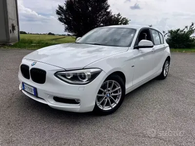 Usata BMW 116 Sport Line 116 CV (85 kW) 2013 Bianco Utilitaria