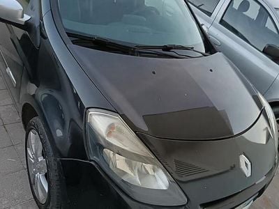 Usata 2010 Renault Clio II Berlina | 2349 € (Ottimo prezzo)