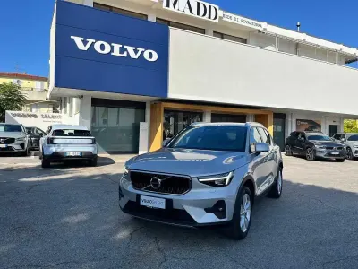 Usata Volvo XC40 Core 163 CV (119 kW) 2025 Grigio SUV