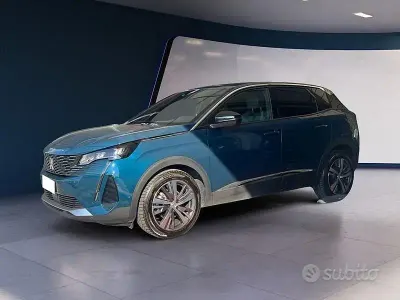 Begagnad Peugeot 3008 Allure 131 HK (96 kW) 2023 Grön SUV