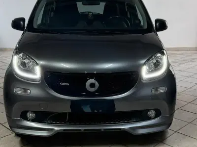 Usata Smart ForFour Brabus 109 CV (80 kW) 2018 Grigio Utilitaria