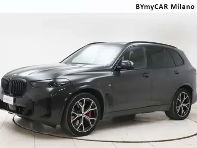 Usata BMW X5 M Sport 489 CV (359 kW) 2025 Dravit grey metallic SUV