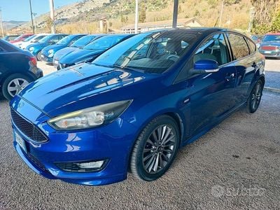Usata Ford Focus ST-Line 125 CV (91 kW) 2017 Blu Berlina