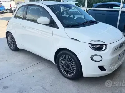 Usata Fiat 500e Icon 42 kW (58 CV) 2021 Bianco Berlina