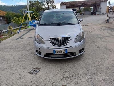 Usata Lancia Musa 101 CV (74 kW) 2008 Argento Monovolume