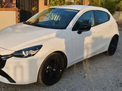 Usata Mazda 2 75 CV (55 kW) 2024 Bianco Utilitaria