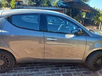 Usata Lancia Ypsilon 60 CV (44 kW) 2022 Grigio Utilitaria