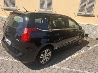 Usata Peugeot 5008 115 CV (84 kW) 2013 Nero Monovolume