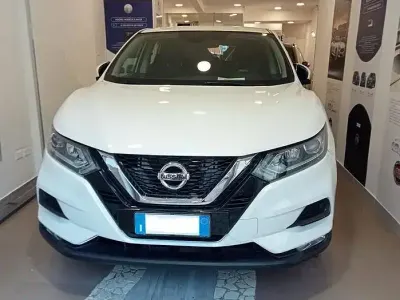 Usata Nissan Qashqai 160 CV (117 kW) 2019 Bianco SUV