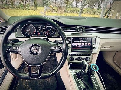 Usata VW Passat Comfortline 150 CV (110 kW) 2015 Blu/azzurro Station wagon