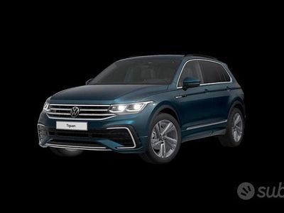 Begagnad VW Tiguan R-line 150 HK (110 kW) 2023 Blå SUV