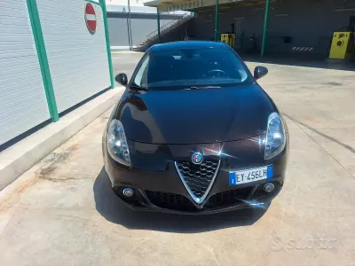 Usata Alfa Romeo Giulietta Distinctive 105 CV (77 kW) 2015 Nero Utilitaria