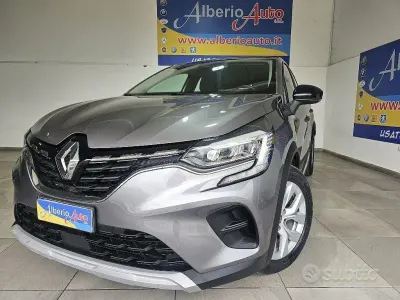 Usata Renault Captur Business 95 CV (69 kW) 2021 Grigio SUV