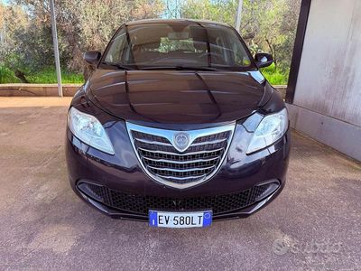 Usata Lancia Ypsilon Gold 85 CV (62 kW) 2014 Nero Utilitaria